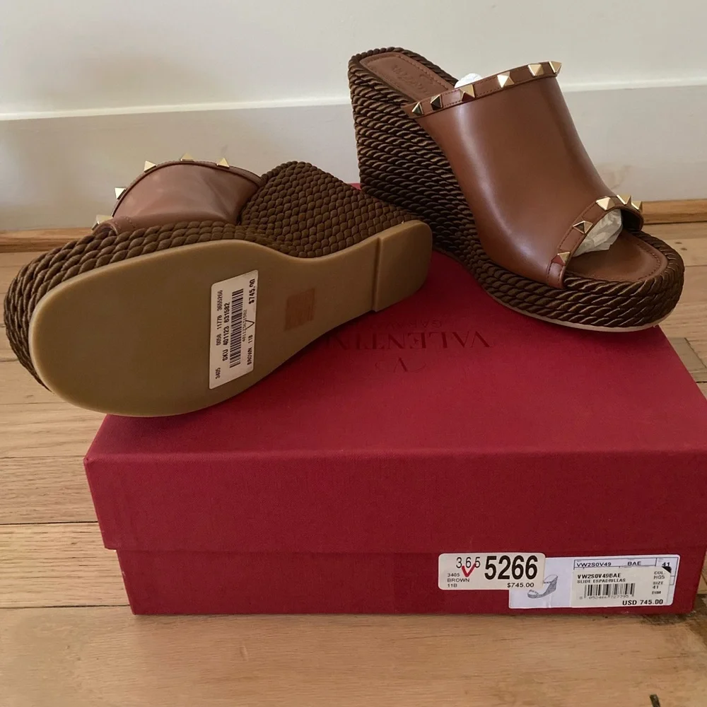 Valentino Garavani slide espadrilles, brown w/gold hardware size 11 (Never Worn) - Picture 2 of 4